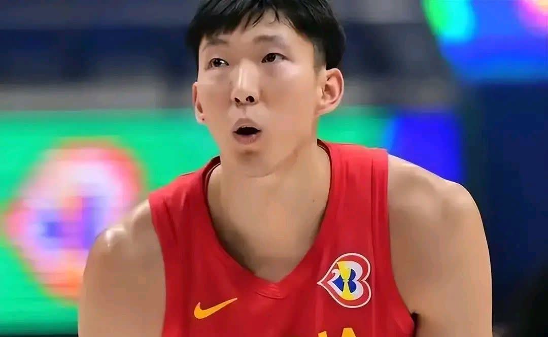 关于NBA球员周琦表现惊艳中国篮球迎来宝贵经验的信息