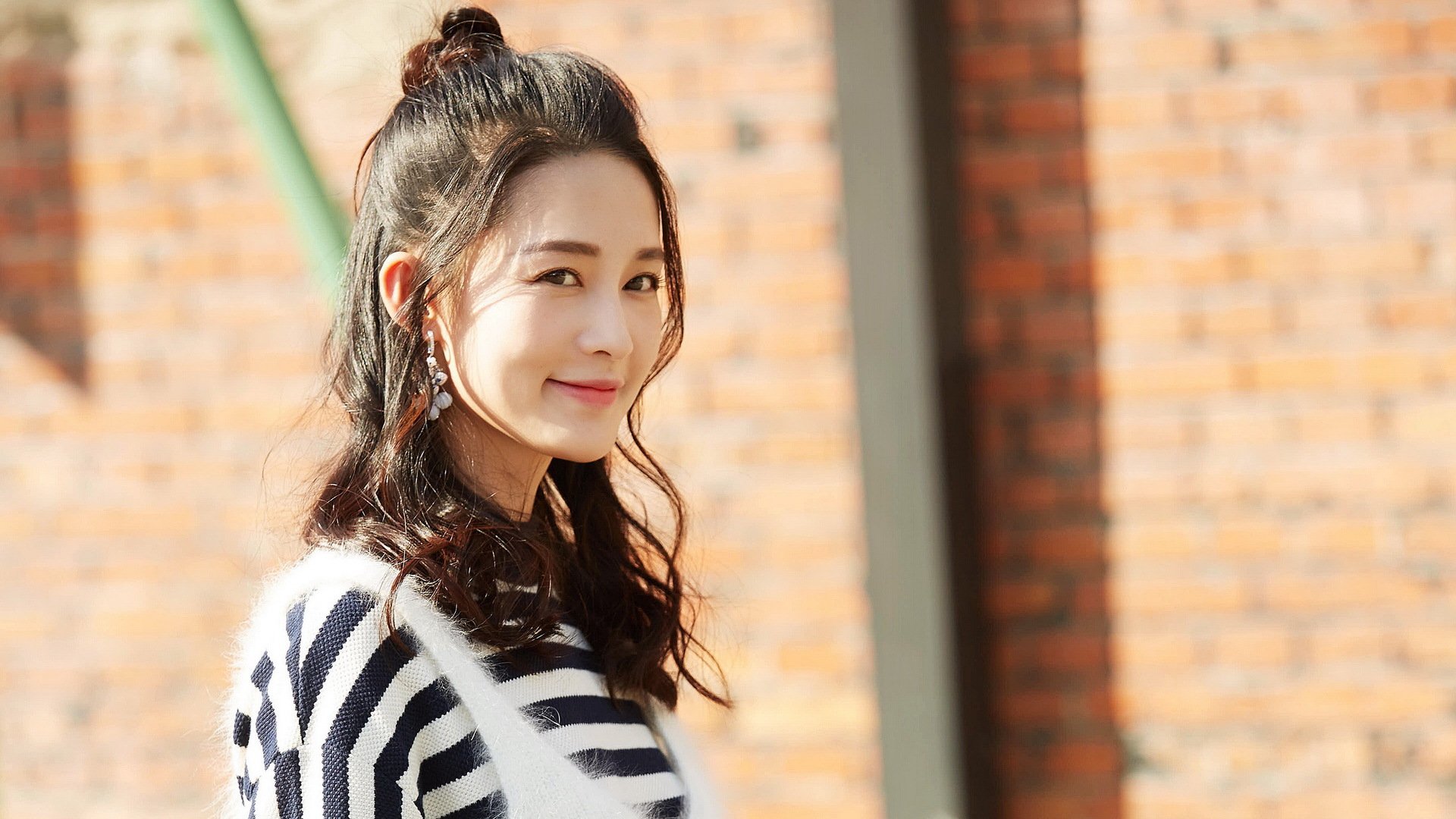 贝林厄姆一锤定音，多特蒙德全面压制拜仁登顶