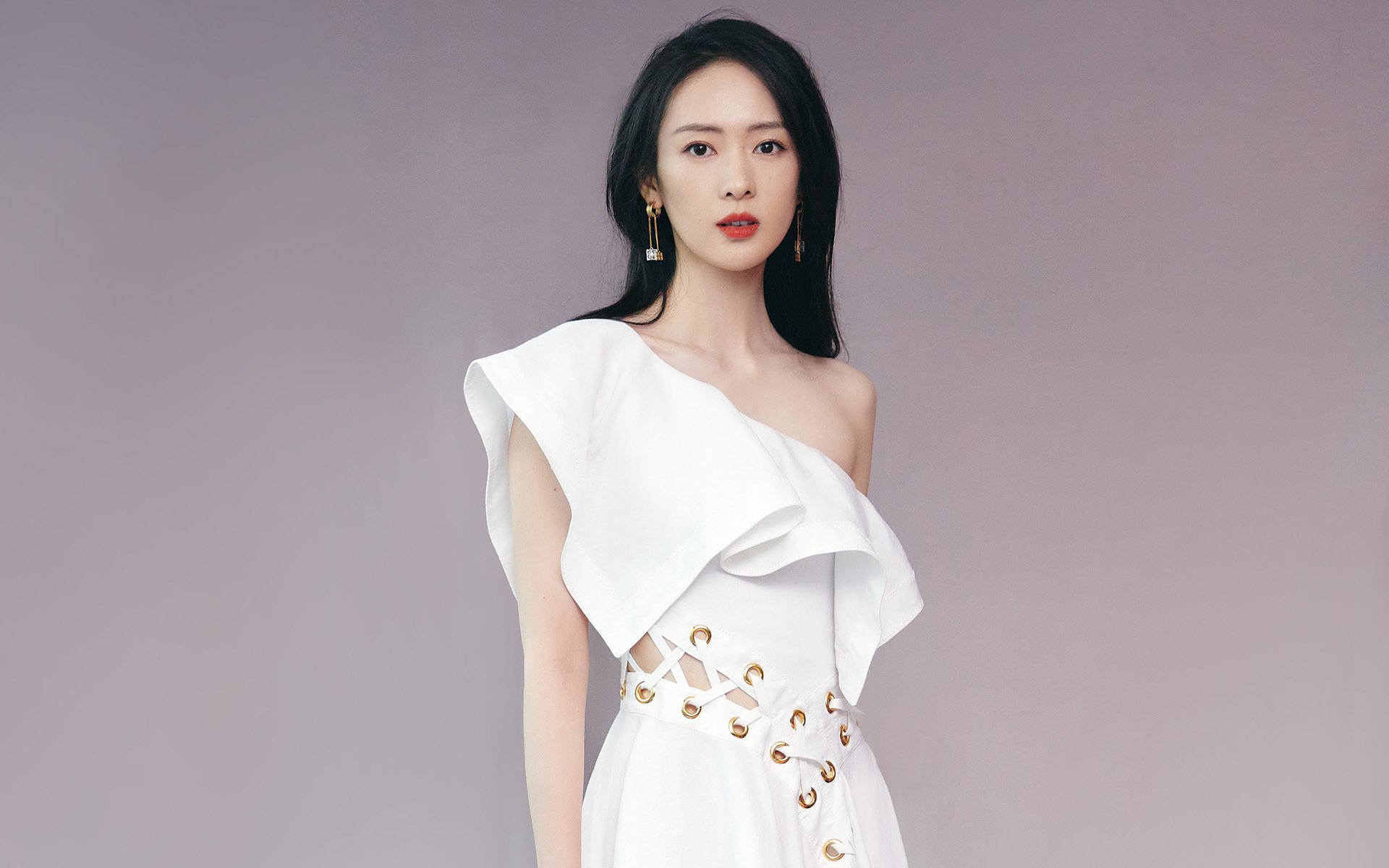 双面战争，从欧冠淘汰赛的悬念到勇士制霸深圳的启示