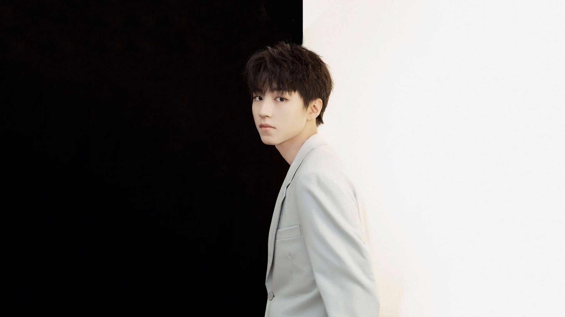 乔治43分惊艳四座,魔术变阵锁死约基奇,硬仗取胜掘金彰显强队底蕴